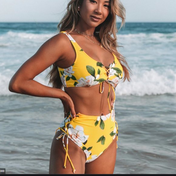 Cupshe swim bikini bottoms - High rise -XXL - Yellow with white floral details - Picture 9 of 9